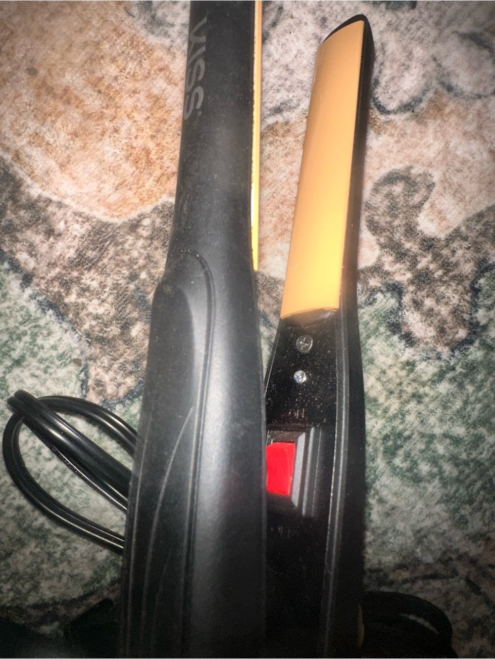 Kiss Black & Yellow Ceramic Tourmaline Hair Straightener - Picture 6 of 10